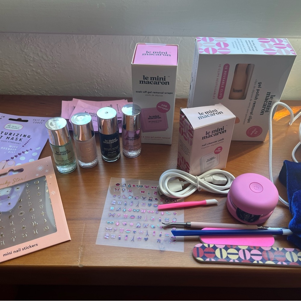 Gel Manicure Kit - Pink le mini macaron